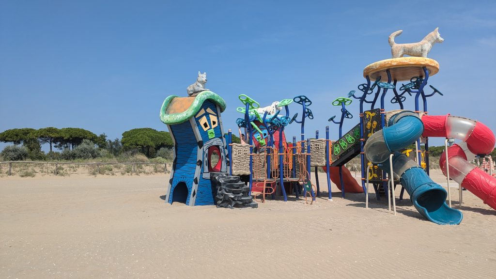 Union Lido family beach